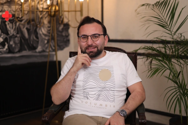 Senden Nefret Ediyorum. Sakın Beni Terk Etme